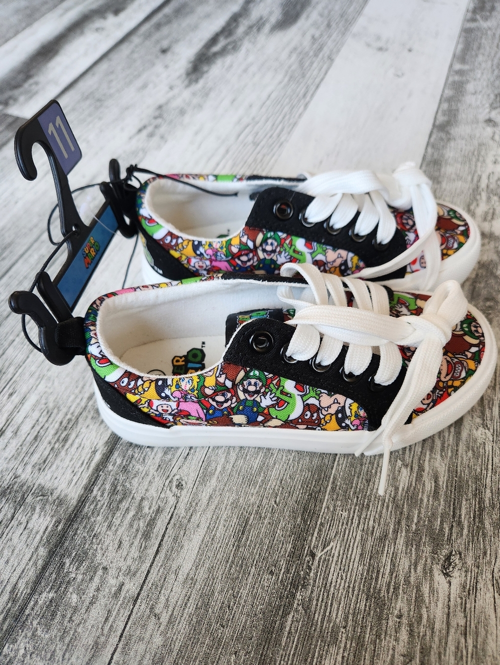 Official Nintendo Ground Up Super Mario Bros Shoes Size 11 Kids